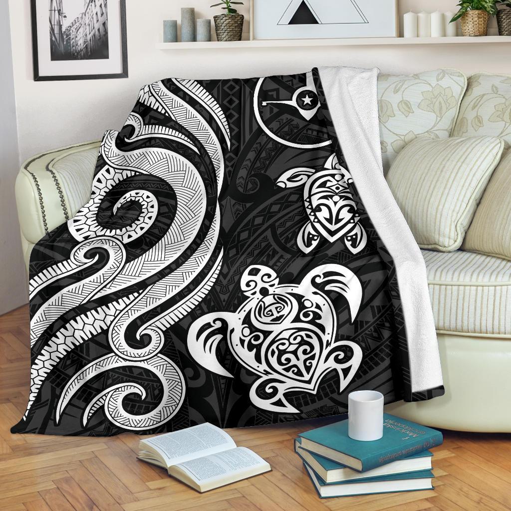 Yap Micronesian Premium Blanket – White Tentacle Turtle