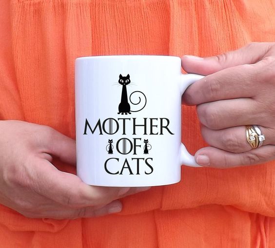 A mug that’s just perfect for the Khaleesi of kitties