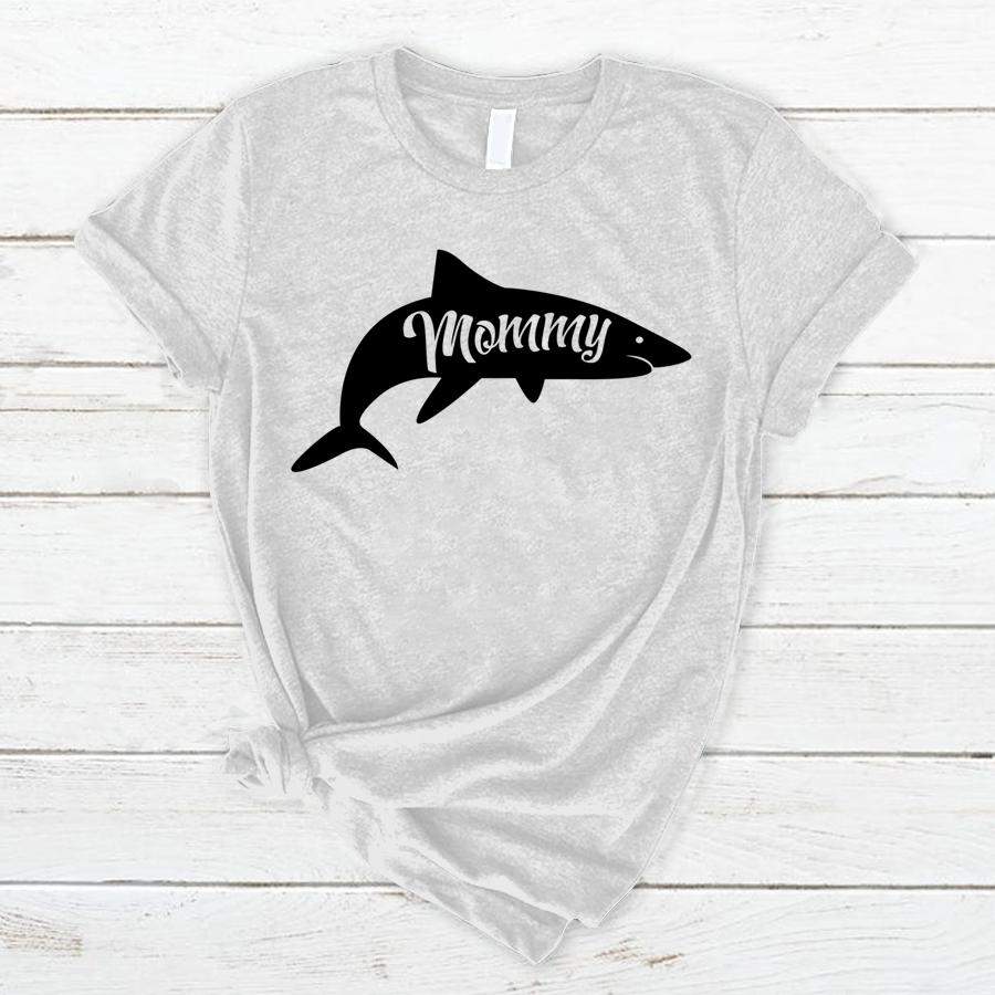 Womens Mommy Shark T Shirt Cute Mom Gift Funny Mama Family Cute Mothers Day Tee