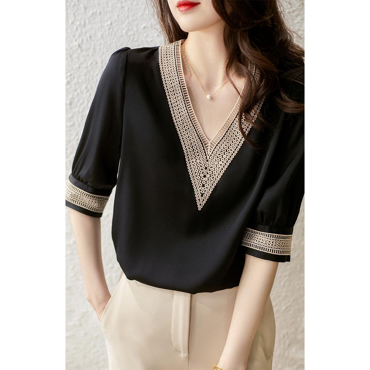 Women 2022 Summer New Fashion Hook Flower Hollow Sexy V-Neck Black Pullovers Shirt Commuter Elegant Short Sleeve Female Blouses alx