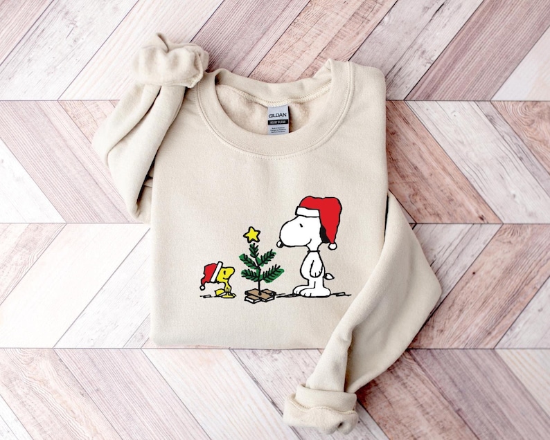 Snoopy Christmas Sweatshirt, Christmas Apparel, Cute Christmas Dog Lover Gift, Dog Christmas Crewneck, Merry Christmas Gift, Christmas Gifts Fashion24Hs