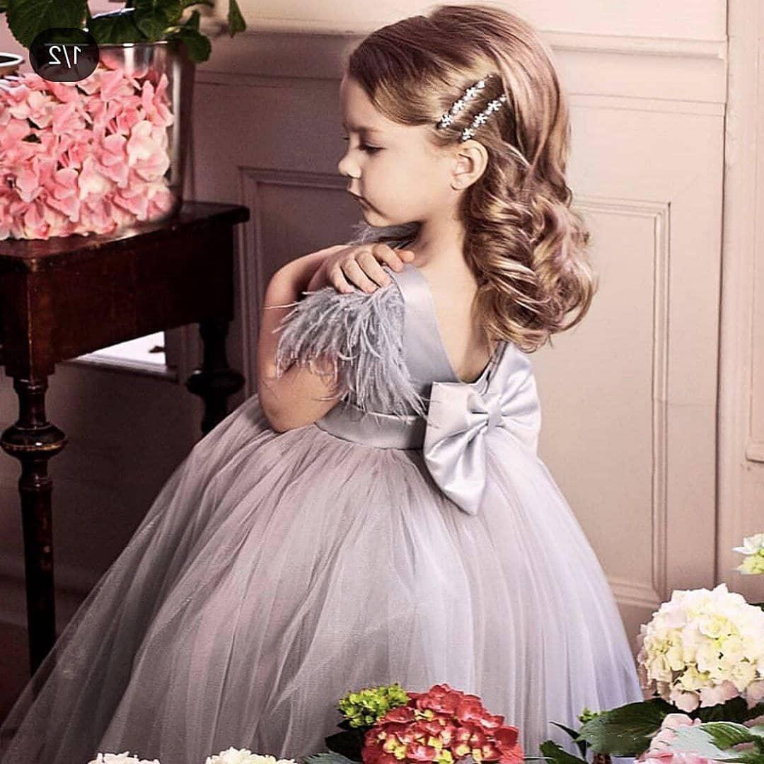 Backless Feather Flower Girl Dresses Simple Ball Gown Little Girl Wedding Dresses Vintage Communion Pageant Dresses Gowns alx