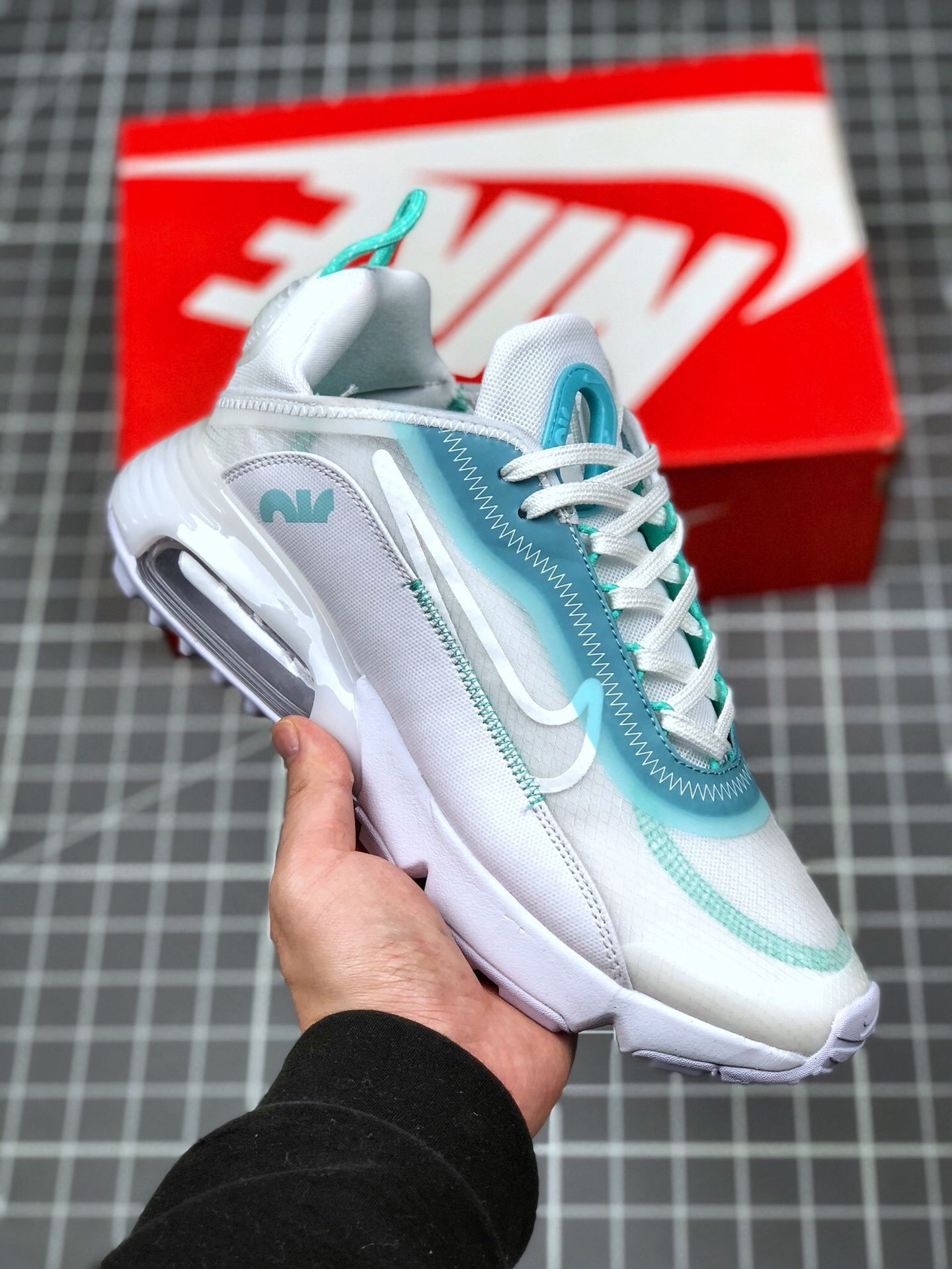 Nike Air Max 2090 Photon DustMidnight Turquoise-Solar Flare 5339864