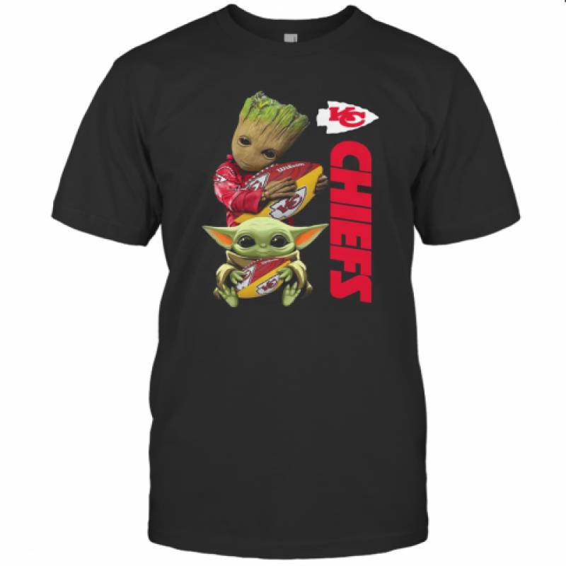 Baby Groot And Yoda Hug Kansas City Chiefs T-Shirt