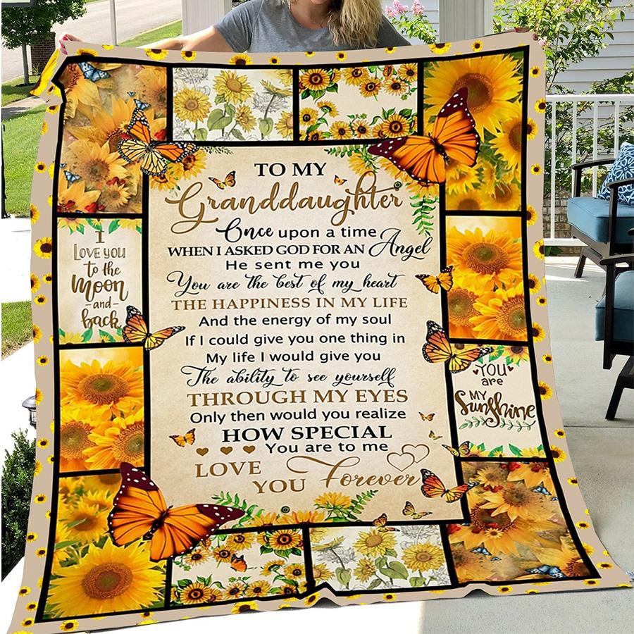 To My Granddaughter You Are My Sunshine Fleece Blanket – Quilt Blanket Gift For Granddaughter Birthday Gift For Granddaughter Family Gift From Grandparents To Granddaughter Home Decor Bedding Couch Sofa Soft And Comfy Cozy