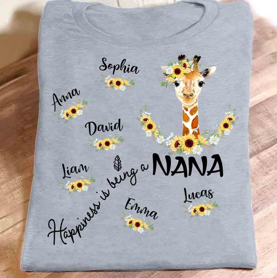 Apayprint – Happiness Is Being A Nana – Giraffe | Personalized T-Shirt,  S – 5XL, White Grey Pink Blue Black