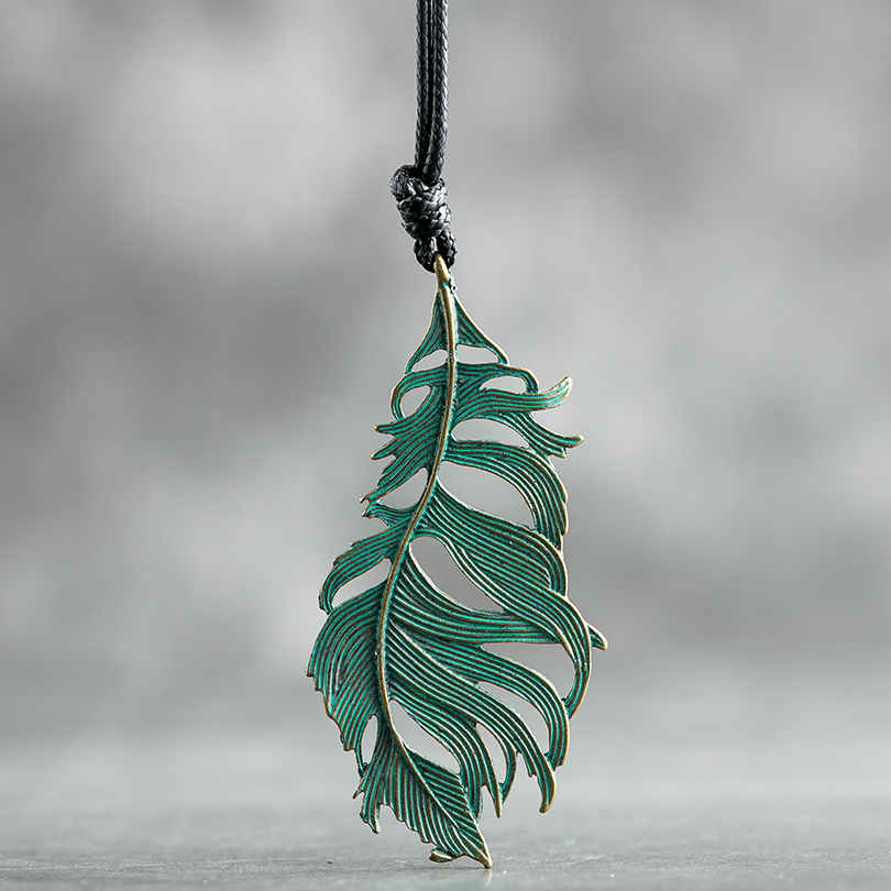 Vintage Green Leaves Necklace Chain On the Neck Pendants For Women Goth Jewelry stranger things Suspension Costume Chokers alx