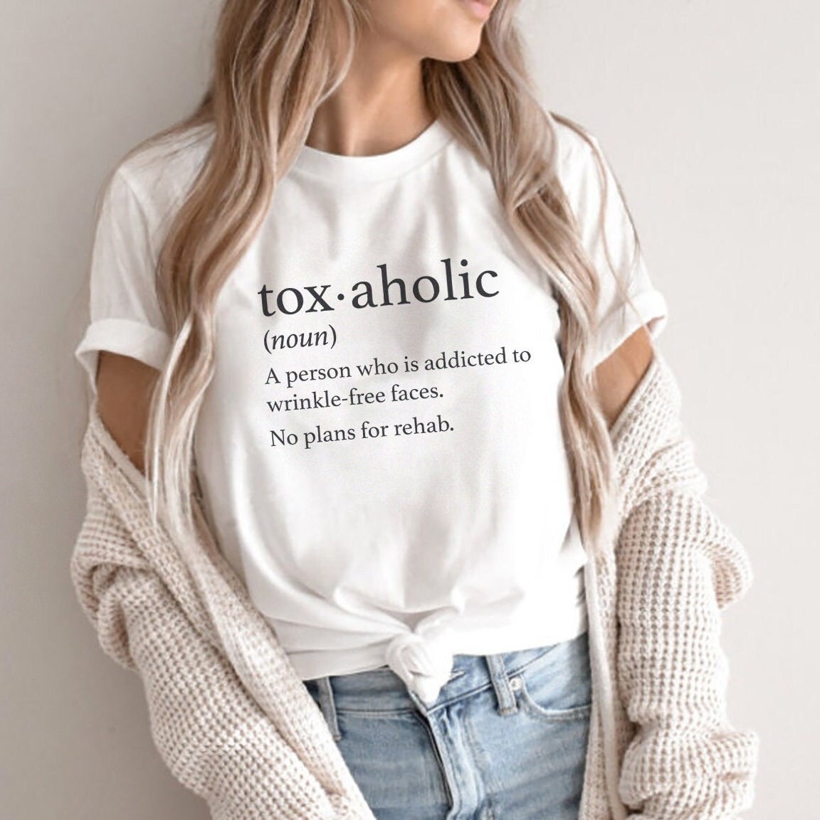 Aesthetic Nurse Shirt – Toxaholic Definition T-Shirt, funny cute Cosmetic RN Tshirt, Nurse Injector fillers Tee Med Spa Graduation Gift