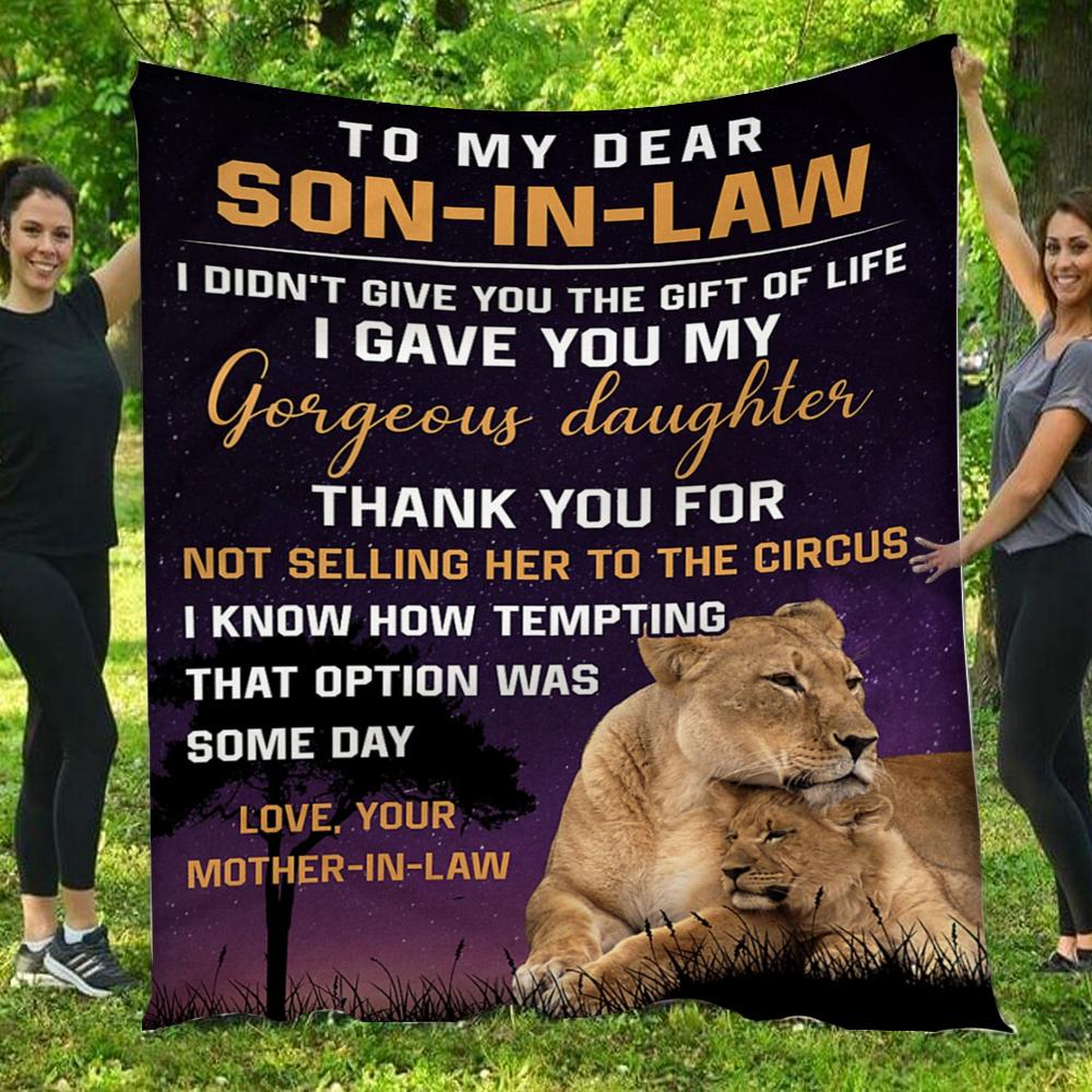 To My Dear Son In Law Love Your Lion Mother-in-law  Gift – Fleece Blanket