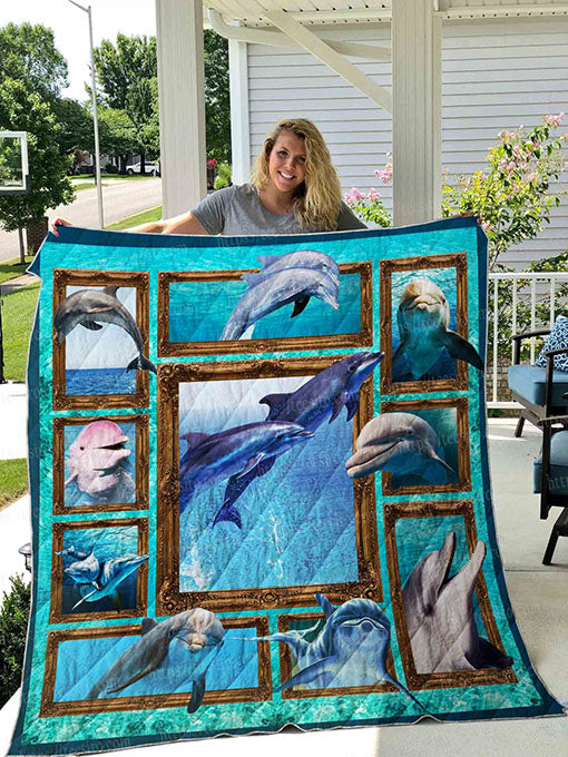 3D Dolphin On The Water Quilt Blanket Great Customized Blanket Gifts For Birthday Christmas Thanksgiving