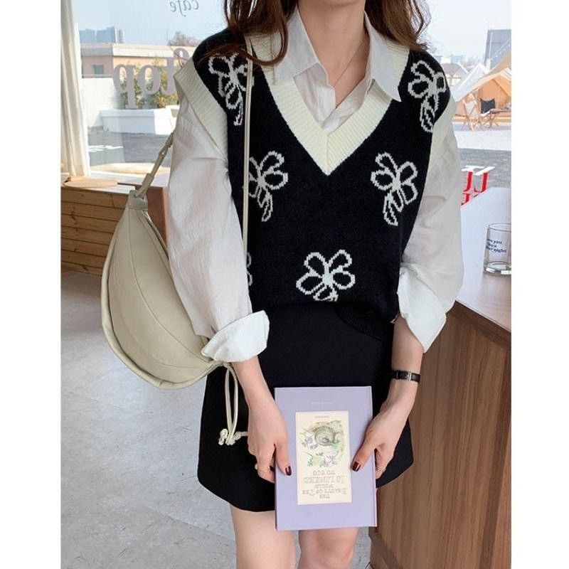 Sweater Vest Women Vintage Print Fashion Sleeveless Loose Chic Korean Style All-match Elegant Autumn Tops Woman Simple V-neck alx