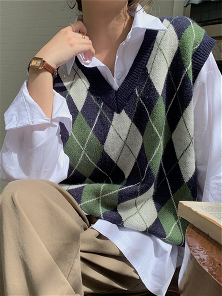 Colorfaith New 2022 Korean Fashion Elegant Waistcoat Checkered Knitted Oversized Women Autumn Winter Sweater Vests Tops SWV2110 alx