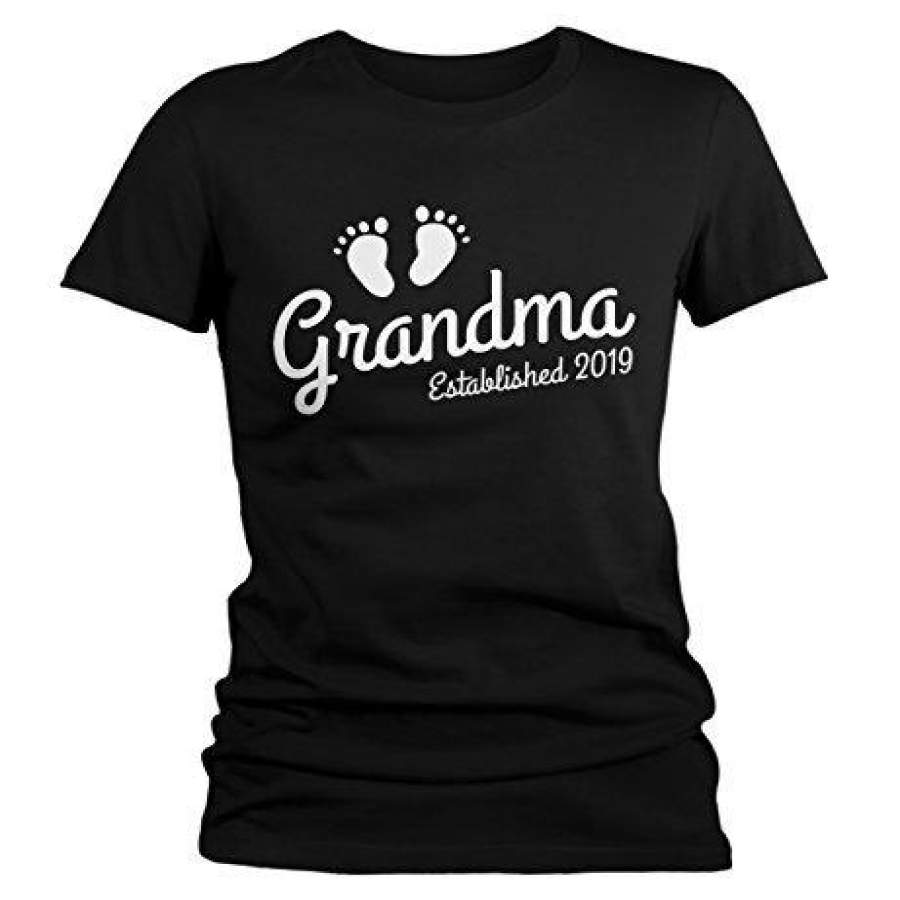 Shirts By Sarah Women’s Grandma Established 2019 T-Shirt Baby Feet Cute Shirts