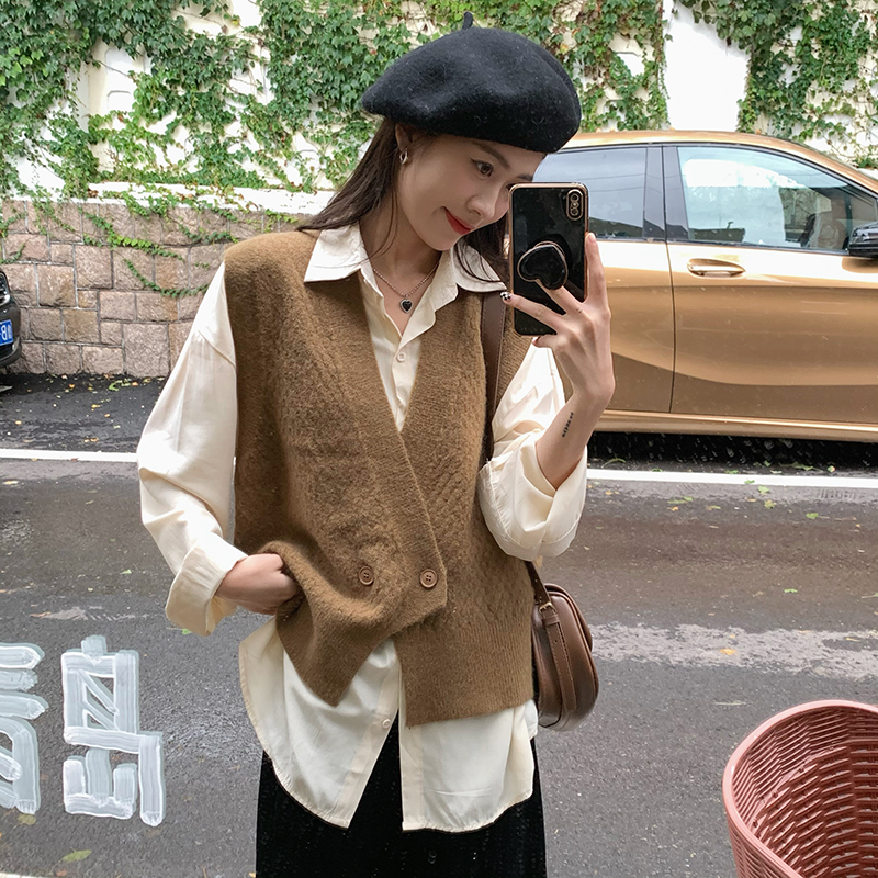 Sweater Vest Women Autumn Fashion V-neck Knitted Sweaters Women’s Outerwear Casual Korean Style Elegant Button Retro All-match alx