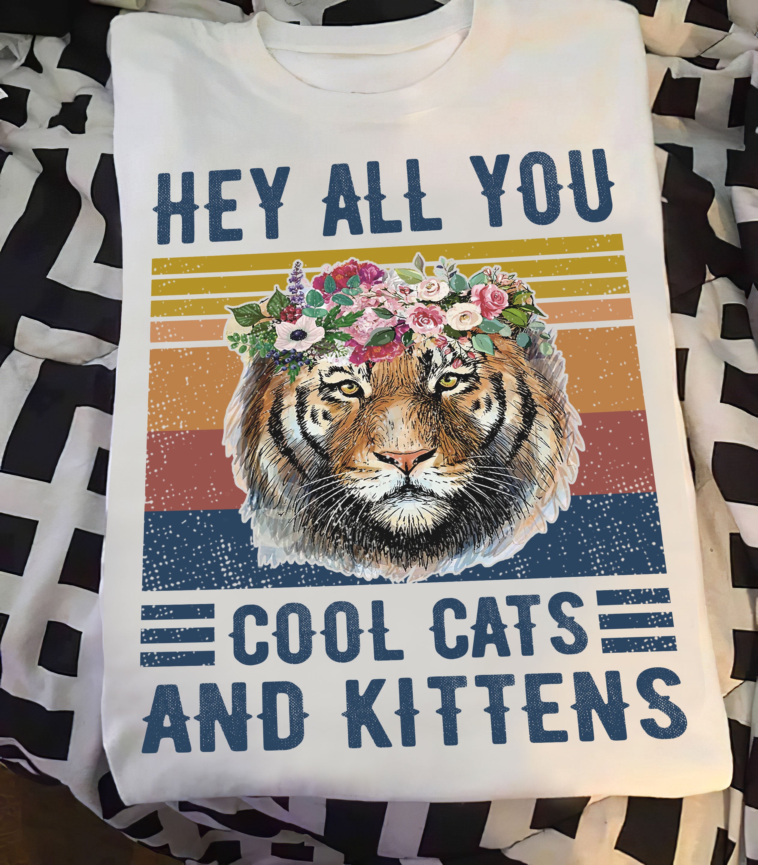 Carole Baskin Hey All You Cool Cats And Kittens Graphic Unisex T Shirt, Sweatshirt, Hoodie Size S – 5XL