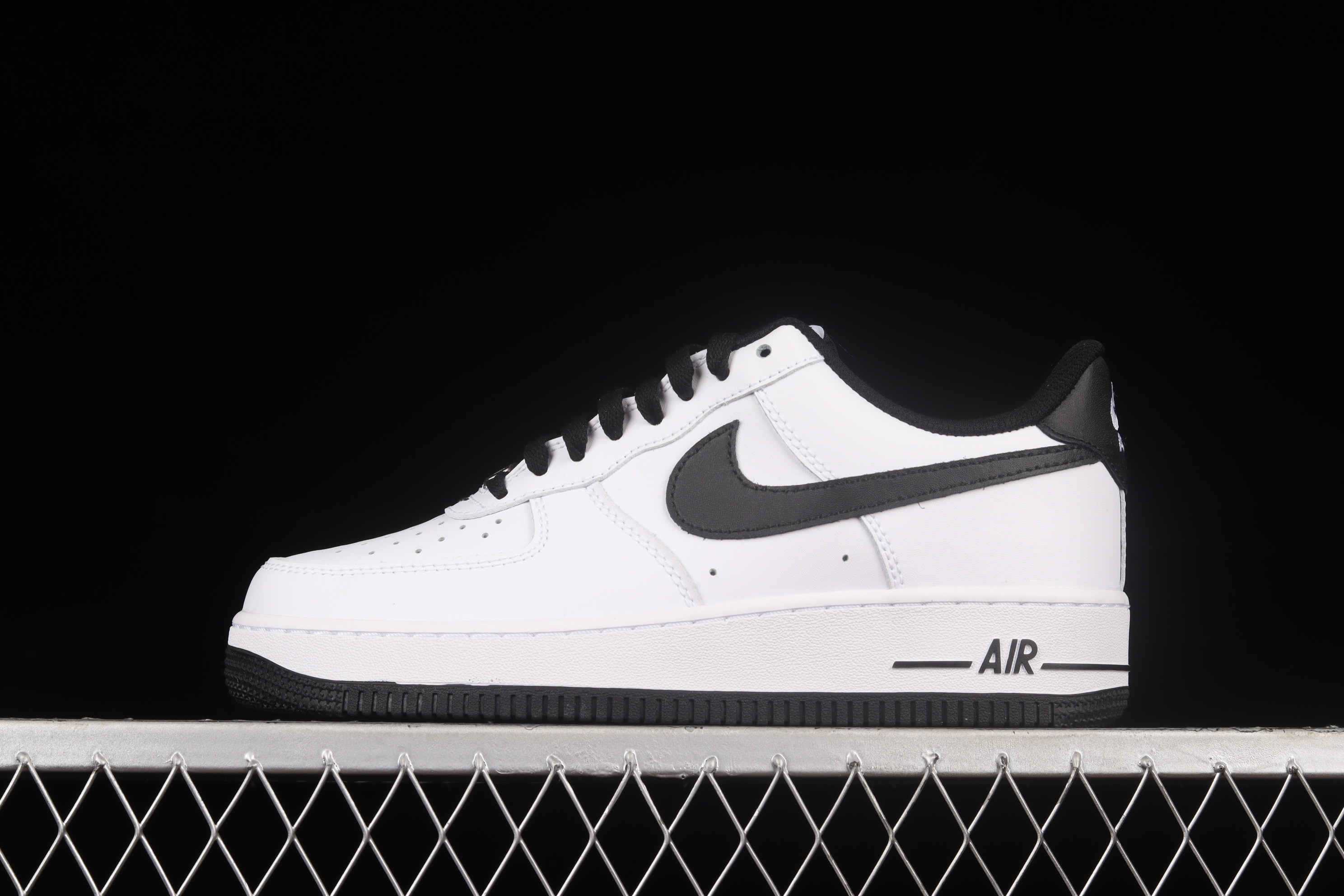 Nike Air Force 1 Low ’07 White Black Shoes Sneakers SNK612717732