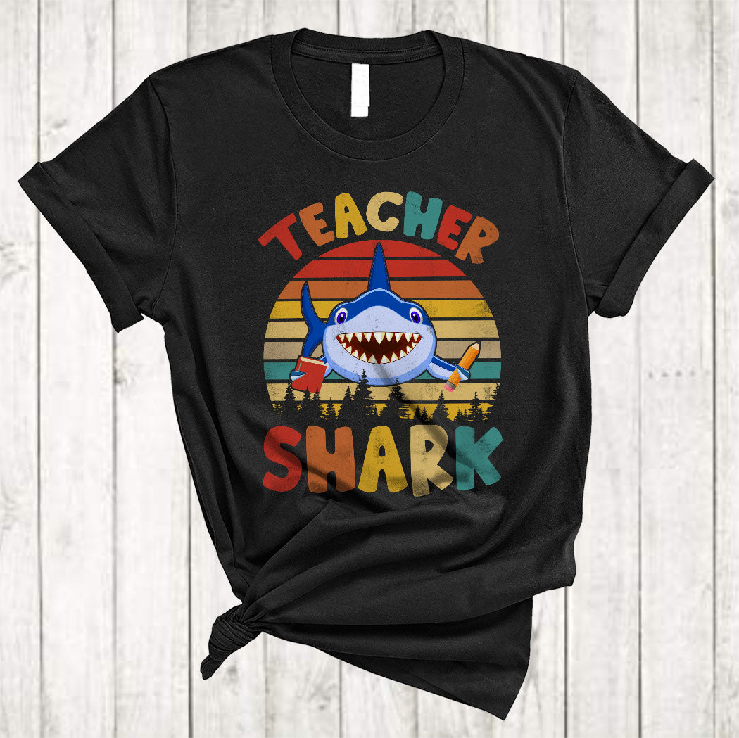 Vintage Retro Teacher Shark Funny Shark Teaching Lover Matching Teacher Group Gifts T-Shirt