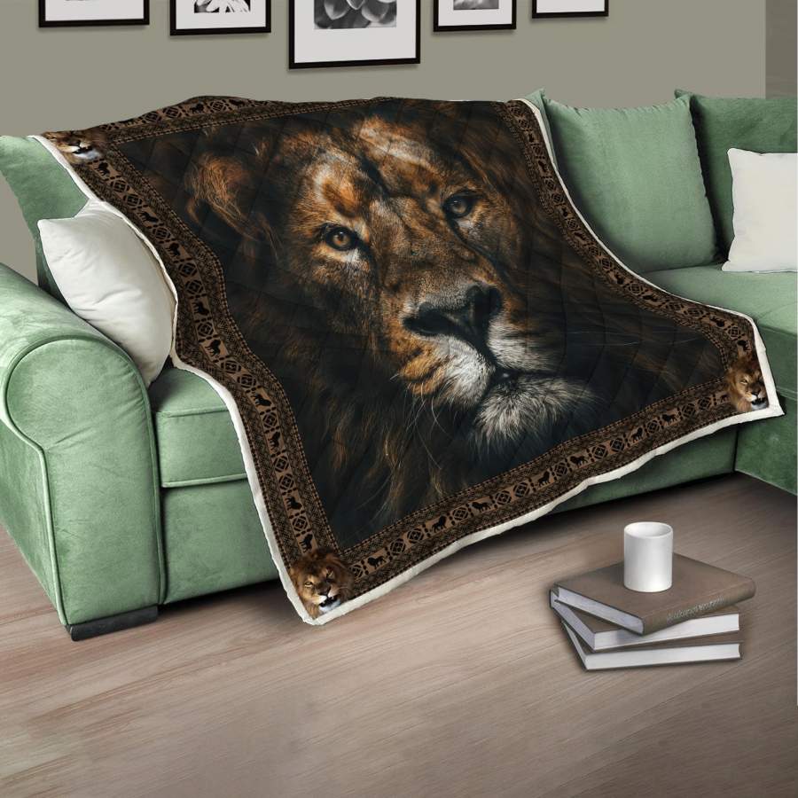 Silence Lion Quilt TP