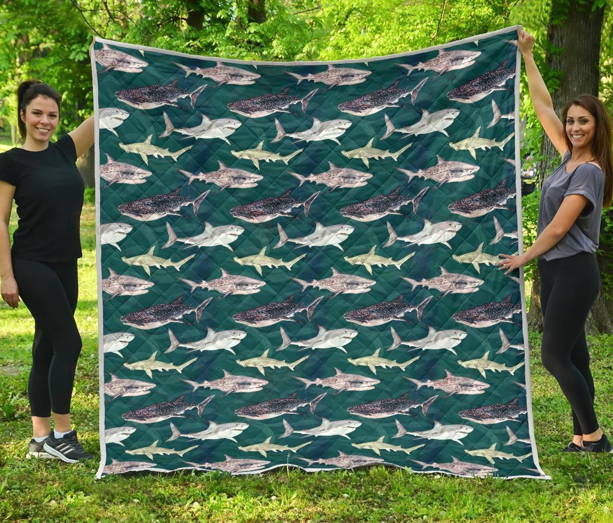 Shark Style XL0104408CL Quilt Blanket