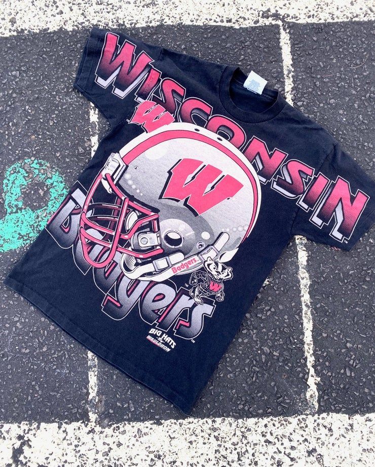 Vintage 90S Wisconsin Badgers Rare Wauldron Big Hats Chemise Graphique Sportswear Football Basket Ball Taille Grande Shirt