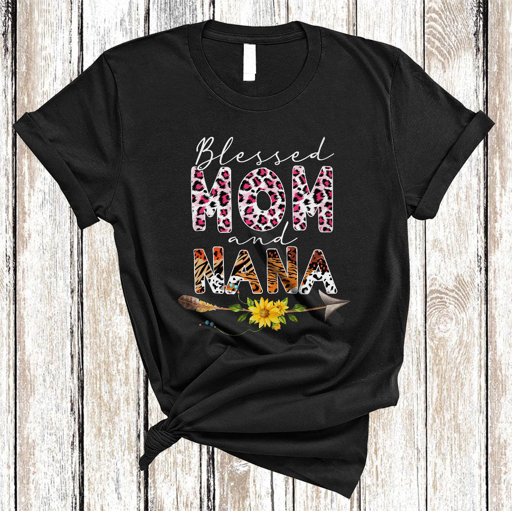 Blessed Mom And Nana Funny Happy Mother’S Day Flower Floral Leopard Plaid Family Gifts T-Shirt