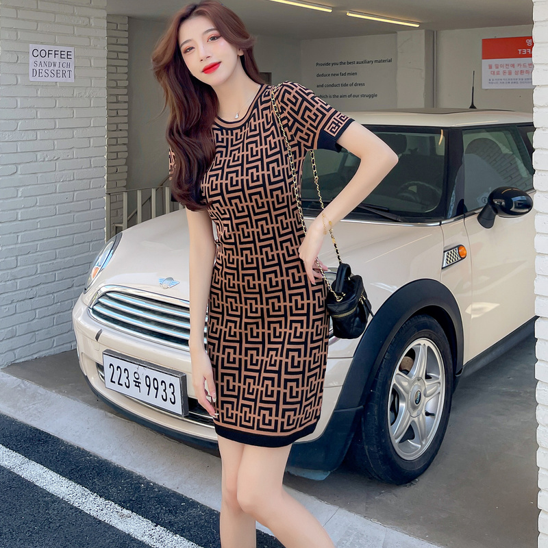 YUQI Office Lady Knitted Dress Summer Casual Slim O-neck Short Sleeve Sexy Mini Dresses for Women Elegant Jacquard Plaid Fashion alx