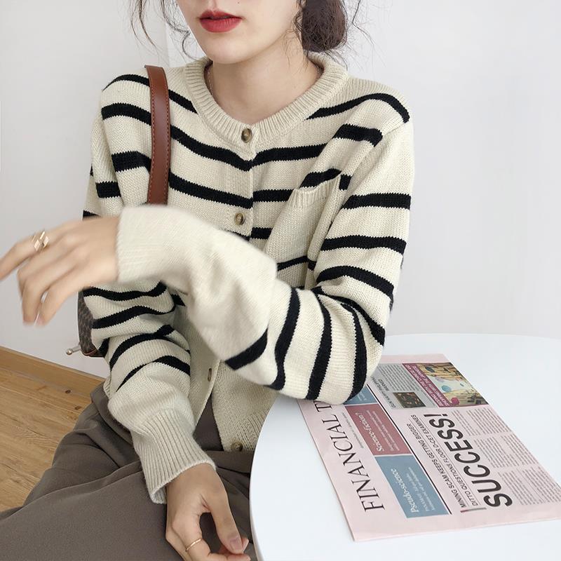 Sweater Cardigan Women Spring Vintage Pocket Simple Fashion Chic Lady Soft Striped All-match Tender Fit Korean Style Leisure New alx