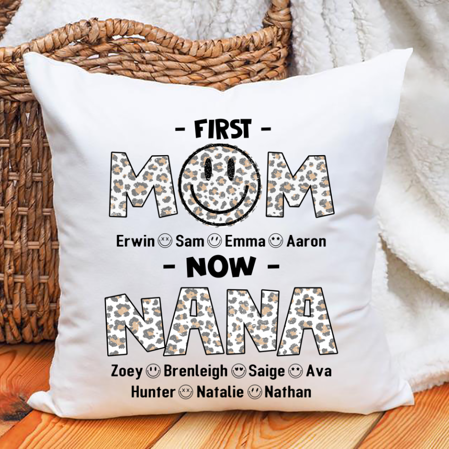 Personalized Mom Grandma With Grandkids Smiley Face Indoor Pillow