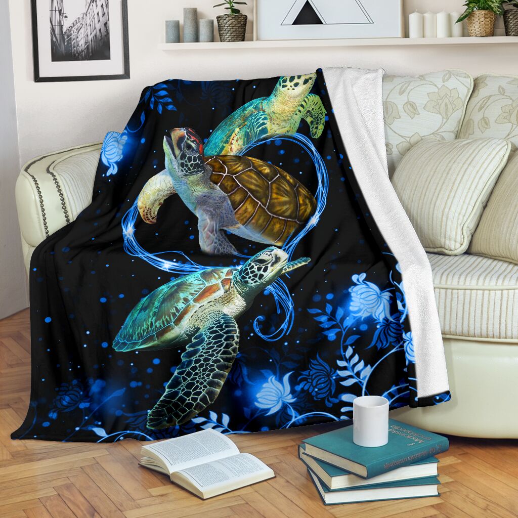 Twinkling blue heart Turtle blanket