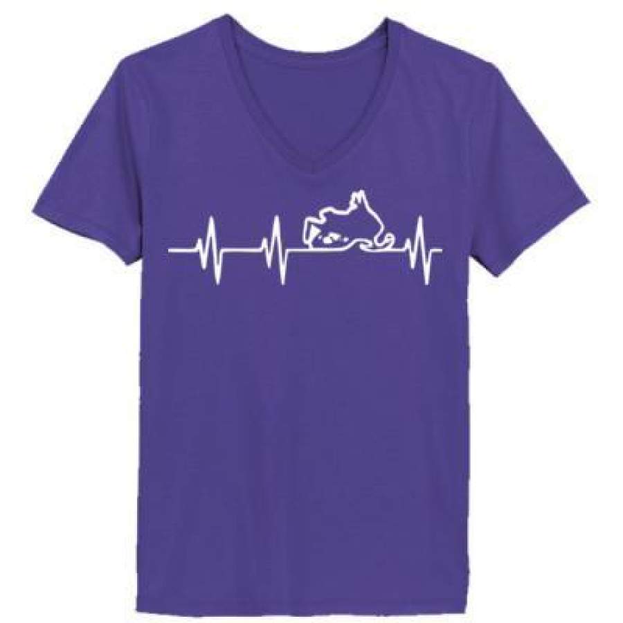 AGR Heartbeat Snowmobile – Ladies’ V-Neck T-Shirt