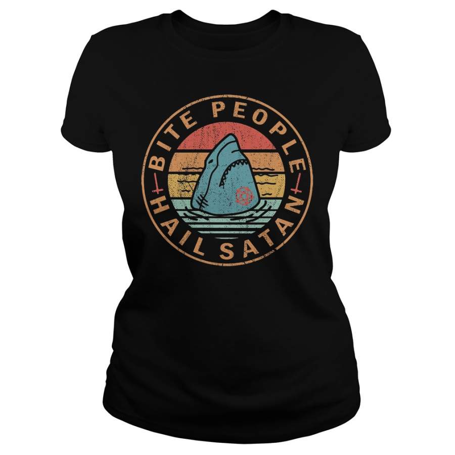 Vintage shark bite people hail satan Ladies-T-Shirt – 2019