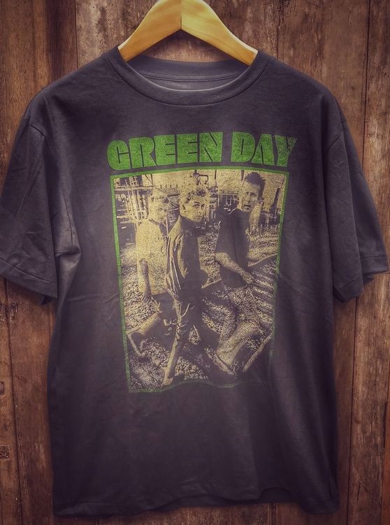 Vintage Green Day Rock Music Band Shirt Outfit