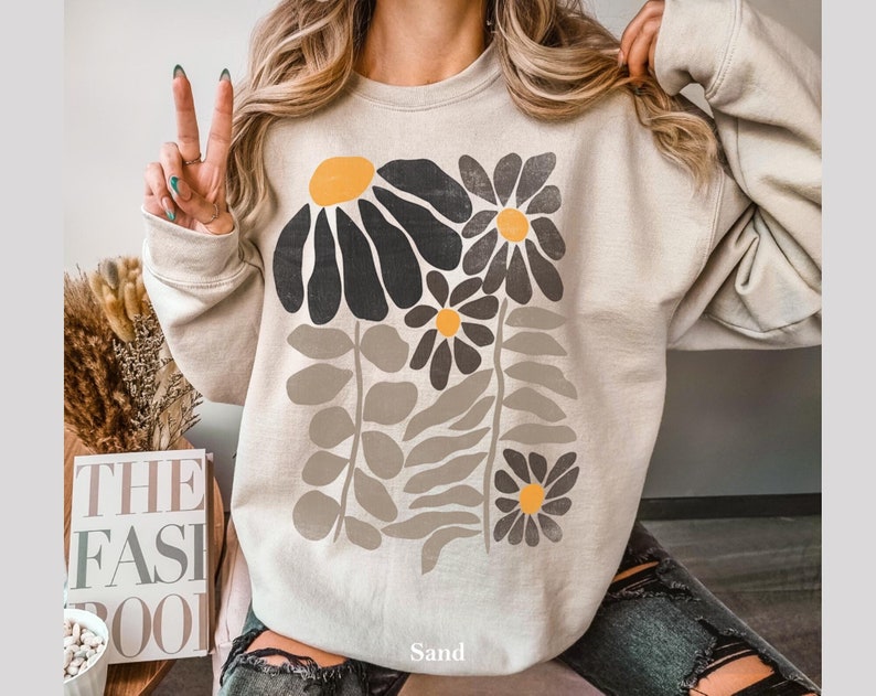 Boho Flower Sweatshirt Unisex Wildflower Sweater Women Floral Minimalist Sweater Flower Print Sweatshirt Woman Gift Oversized Flower Shirt