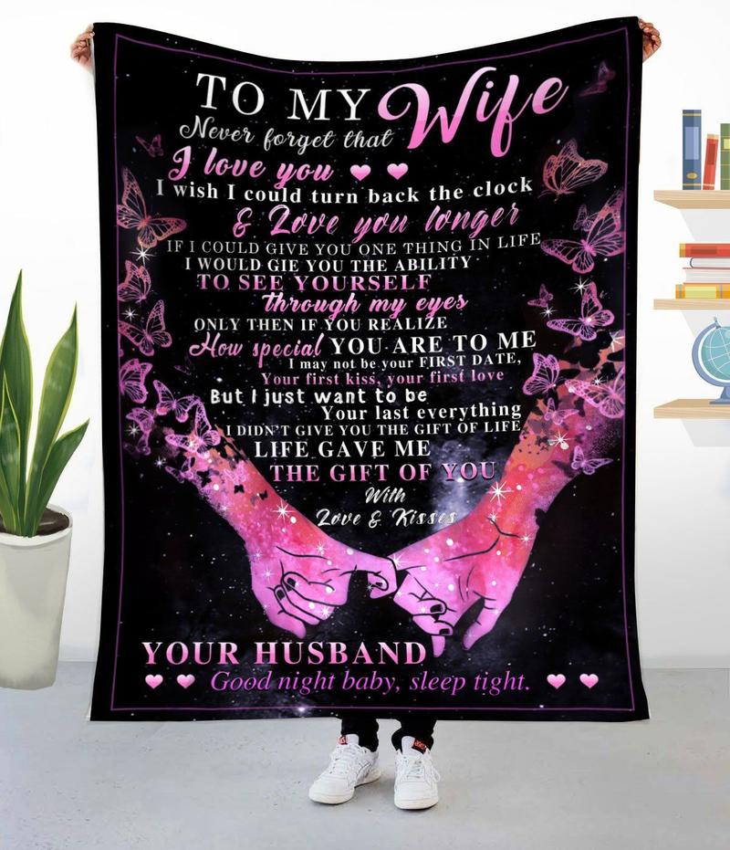 To My Wife Nerver Forget That I Love You Hand In Hand Valentine Blanket Gift For Wife From Husband Birthday Gift Home Decor Bedding Couch Sofa Soft And Comfy Cozy