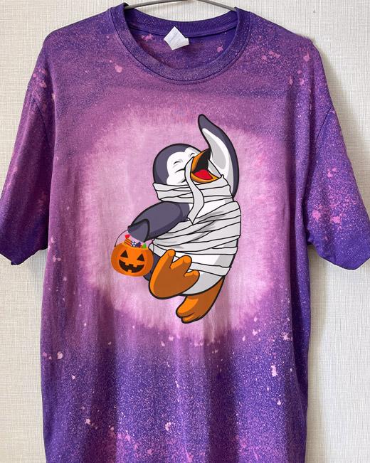 Penguin Say Hi Halloween Bleached T-Shirt