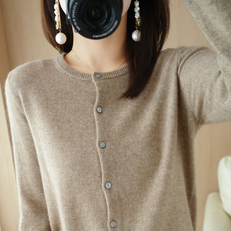 Autumn and Winter Wool Blend Cardigan Coat Autumn and Winter Women’s Buttoned Loose Round Neck Cropped Knitted Top alx