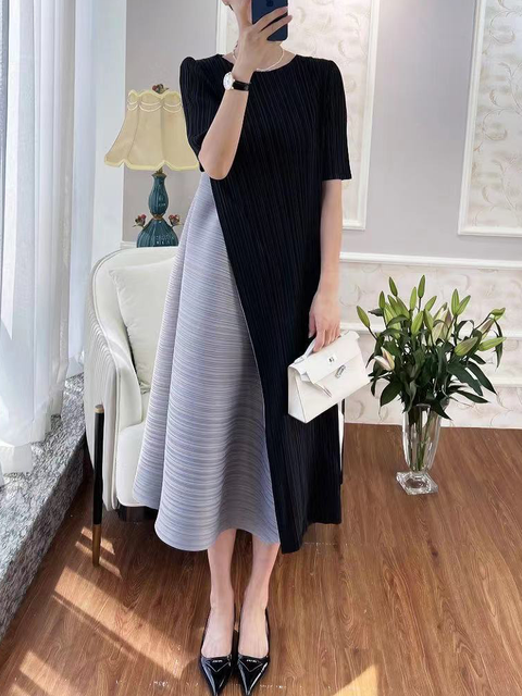 2021 Summer New Miyake Pleated Dress Black Gray Fake Two-way Stitching Design Mid-length Casual Loose Self-Cultivation Skirt alx