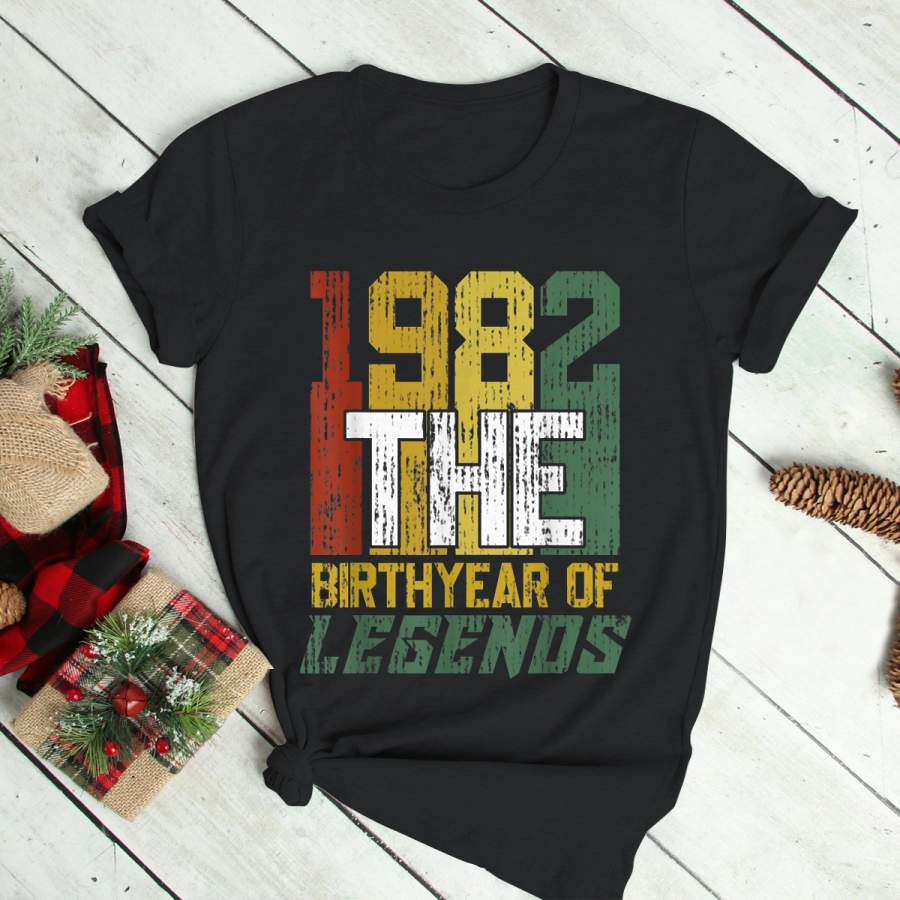 39th Gifts Vintage 1982 Birth Year Of Legends 39th Birthday T-Shirt