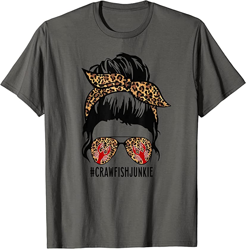 Crawfish Junkie Leopard Messy Bun Funny Crawfish Boil Cajun T-Shirt