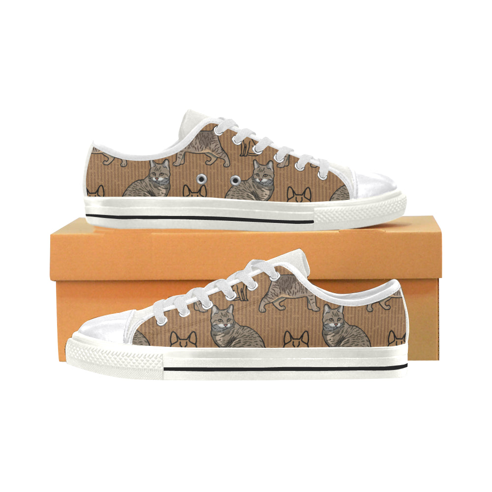 Pixie-bob White Women’s Classic Canvas Shoes