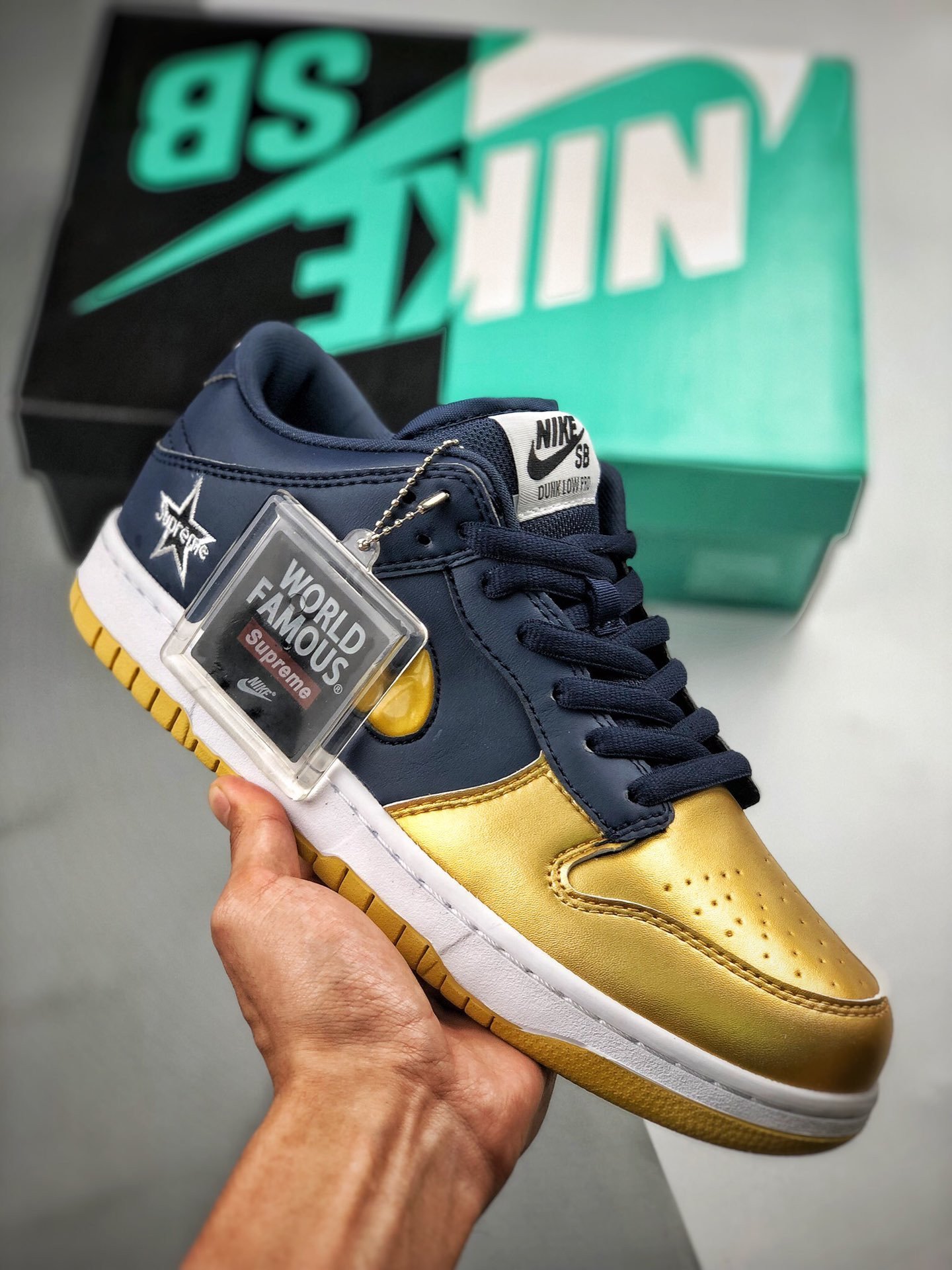 Supreme x Nike SB Dunk Low Metallic GoldNavy-White 5338843