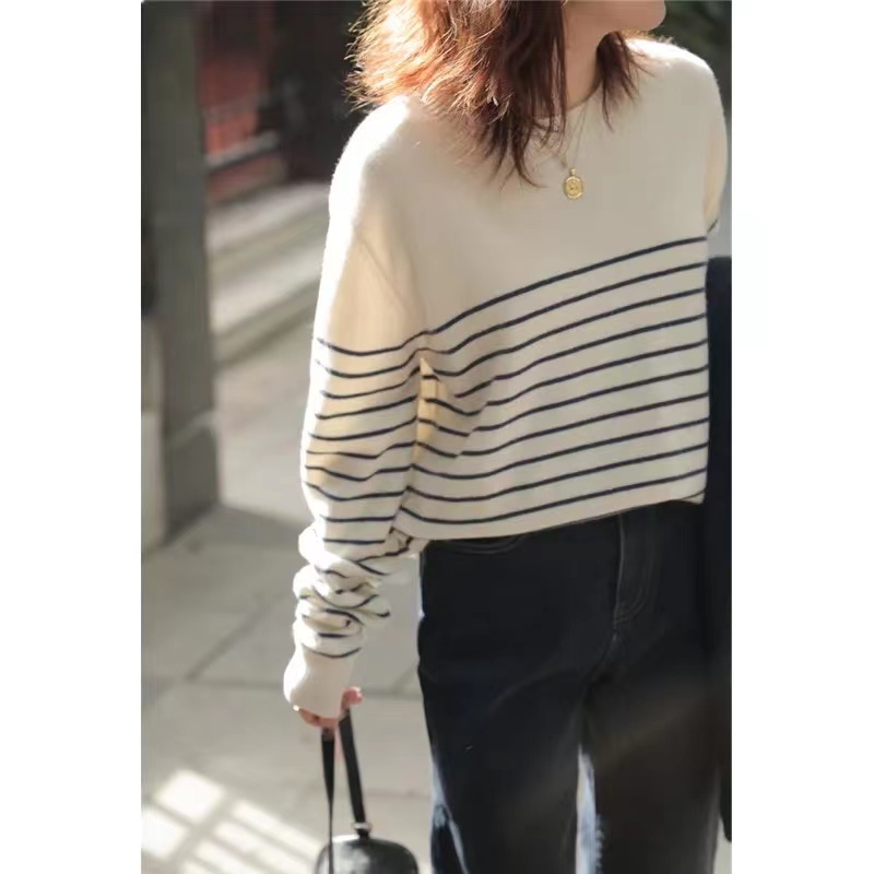 Vintage temperament stripe round neck cashmere sweater for women autumn winter loose jumper short versatile base wool sweater alx