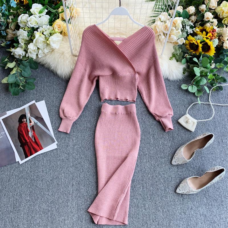 Spring New Foreign Style Fashion Suit V-neck Bat Sleeve Knitted Sweater Women’s High Waist Hip Wrap Skirt Two-piece Set alx