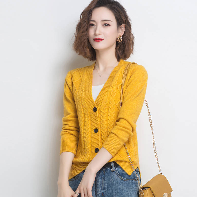 Spring coat cardigan women 2020 new early spring sweater women’s large size all-match twist short coat air-conditioned shirt alx