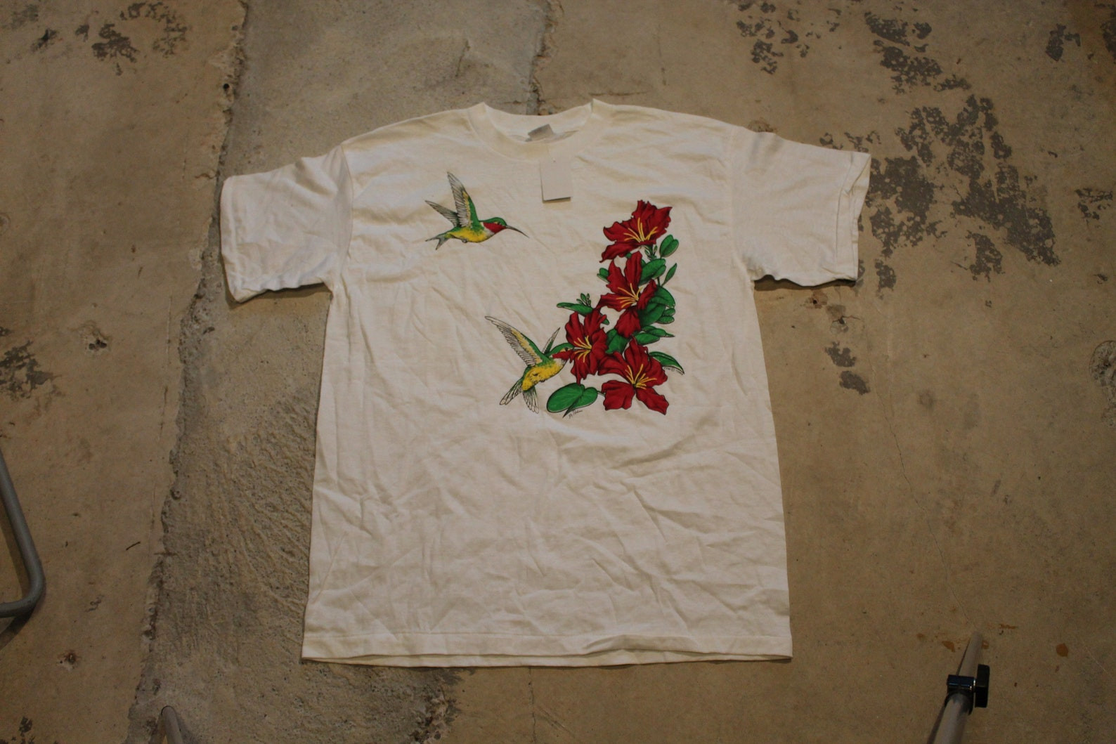 Vintage T Shirt  Floral Flower Graphic  Animal Bird  80S  90S  Streetwear Fashion  Hummingbird