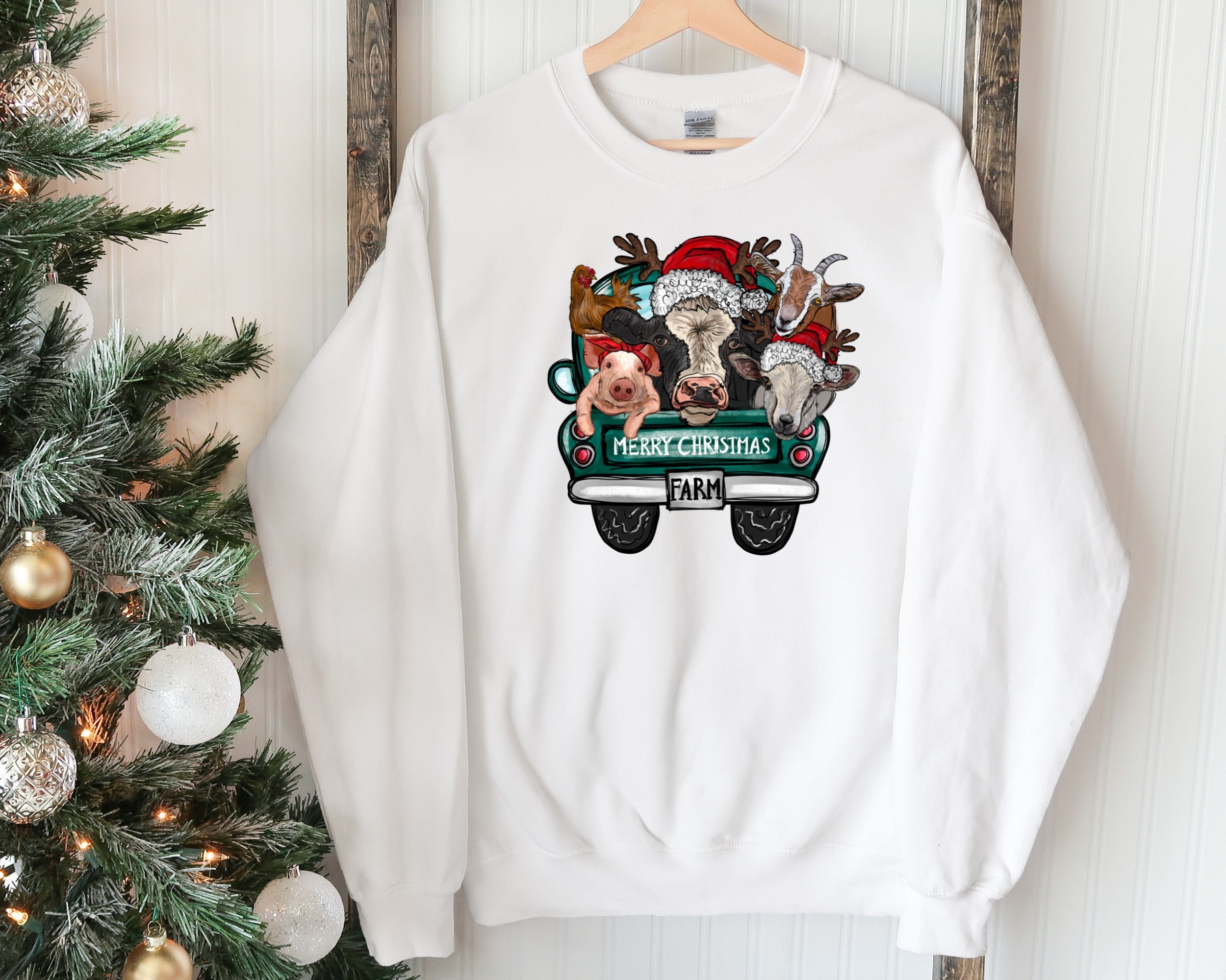 Farm Animals Christmas Sweatshirt, Merry Christmas Pig, Christmas Cow Sweatshirt, Highland Cow Farm Christmas Farmer Cow, Animal Lover Shirt
