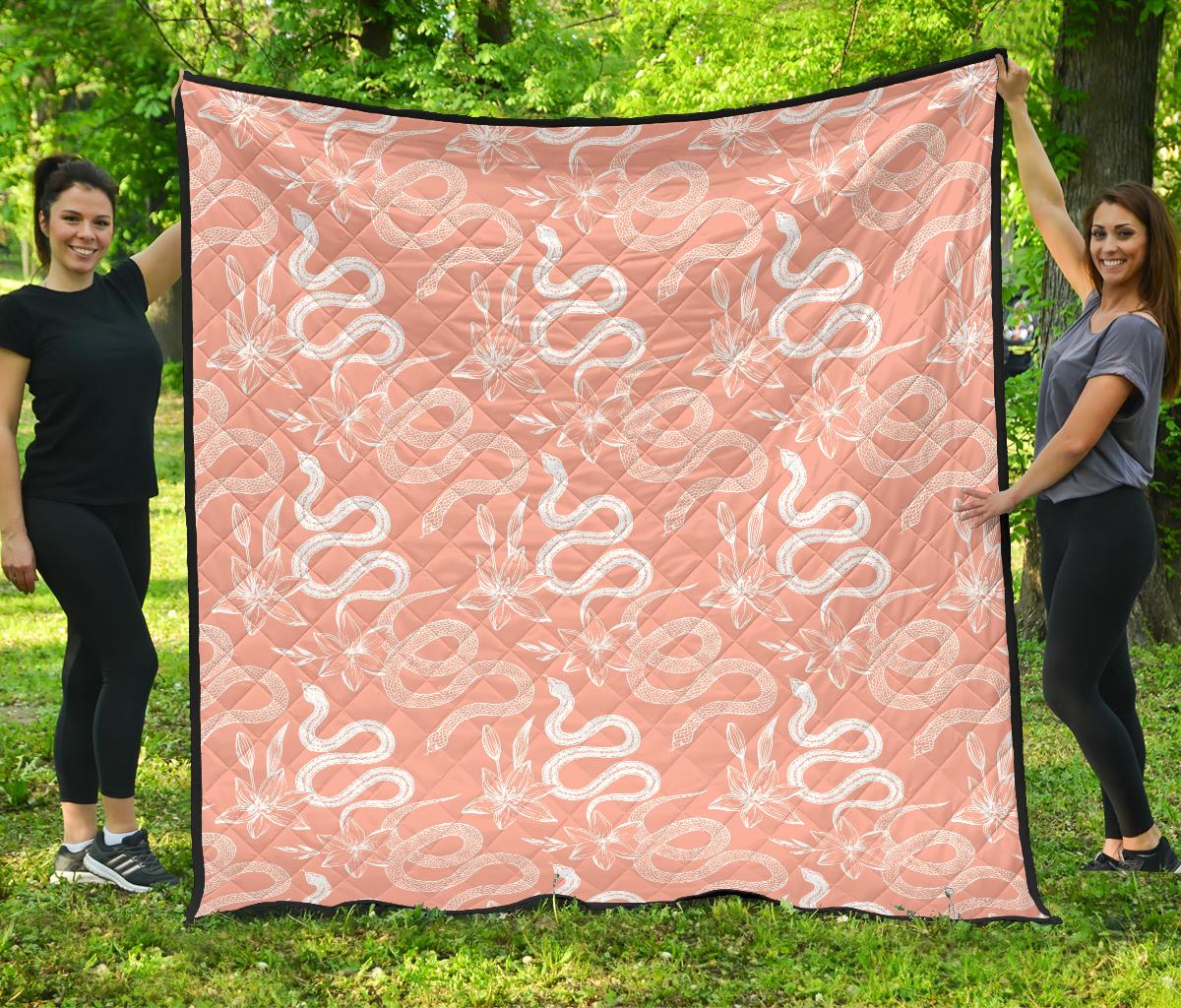 Snake Lilies Flower Pattern Premium Quilt