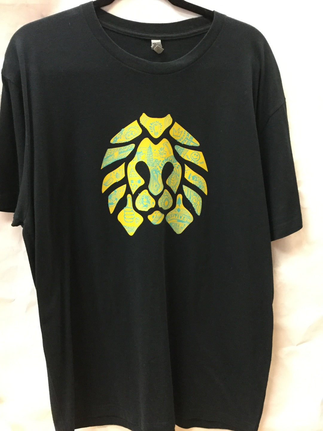 Vintage Next Level Lion Tee L