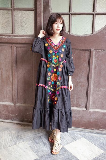 Top Quality New Women Vintage Ethnic Flower Embroidered Cotton Tunic Casual Long Dress Hippie Boho Loose V-neck Dress Female alx