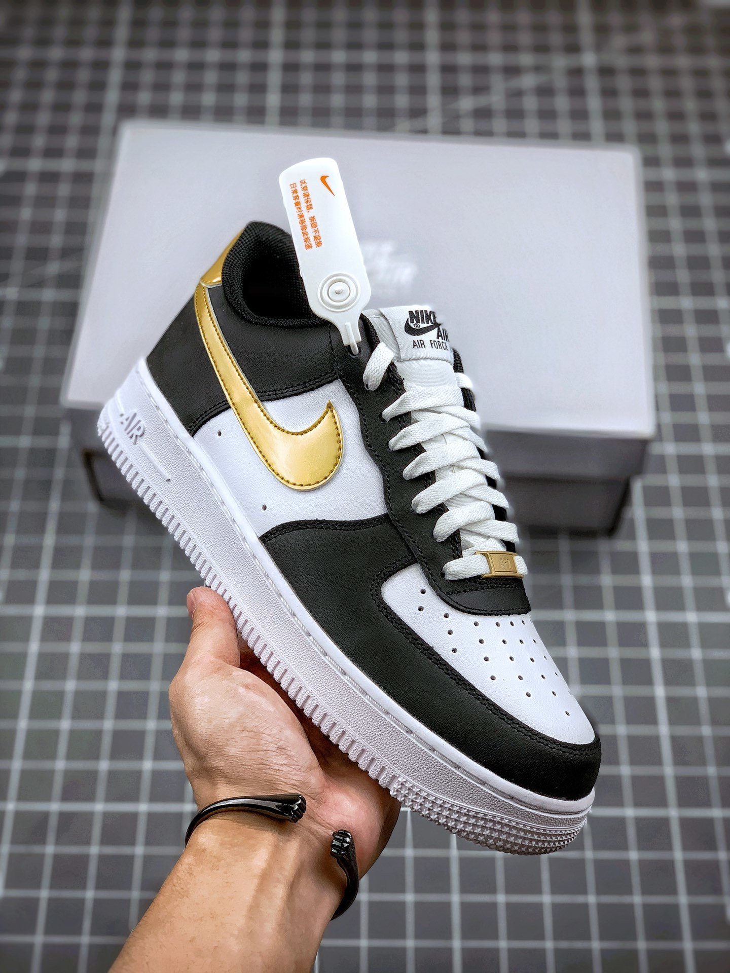 Nike Air Force 1 Low Black White Metallic Gold 5340354